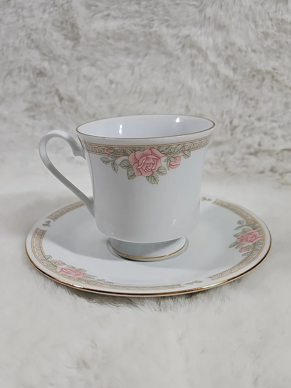 Crown Ming Christina Footed Cup & Saucer Set. 1 set